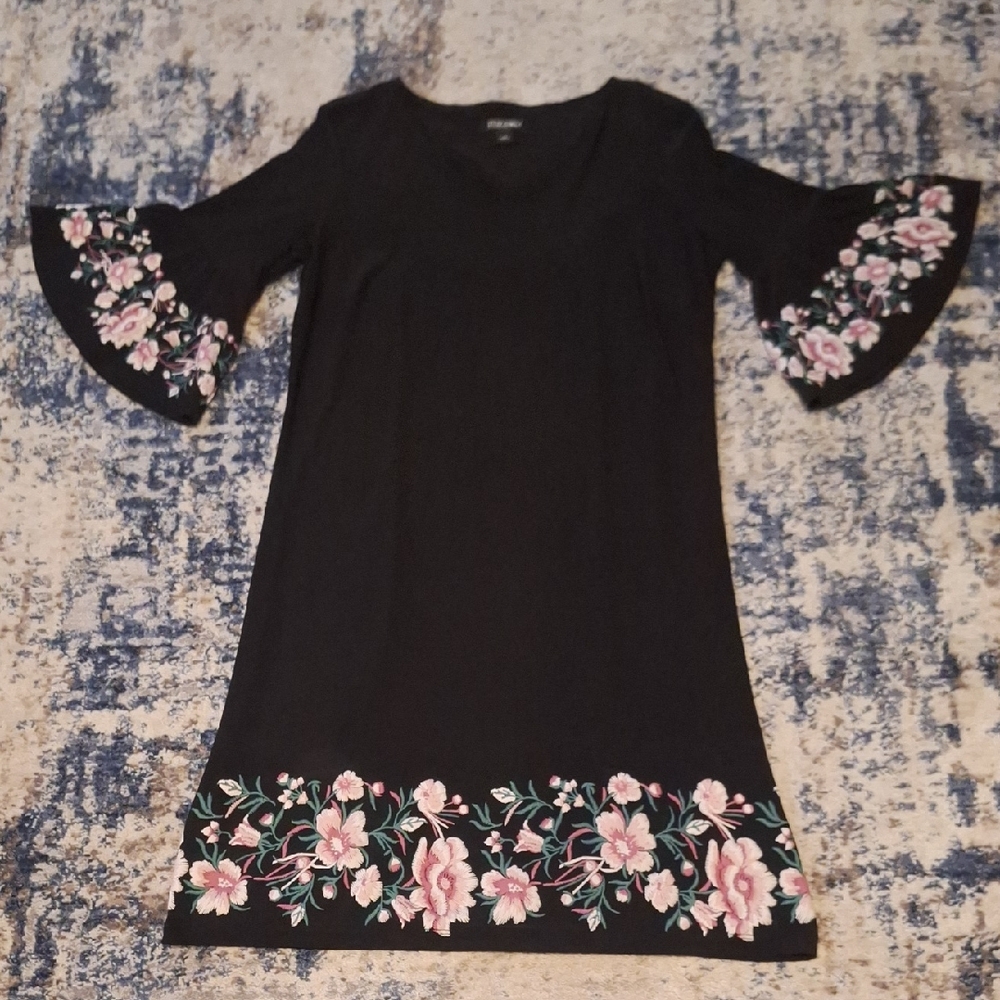Roz & Ali Women's Elegant Black V-Neck Floral Dress Size Medium